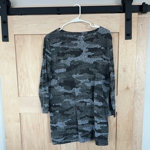 Duluth Trading Tunic Shirt 3/4 Sleeve Boatneck Charcoal/gray/black/ Camo Large